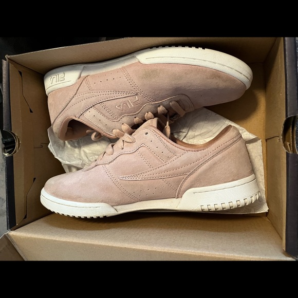Pink suede filas - Picture 3 of 3